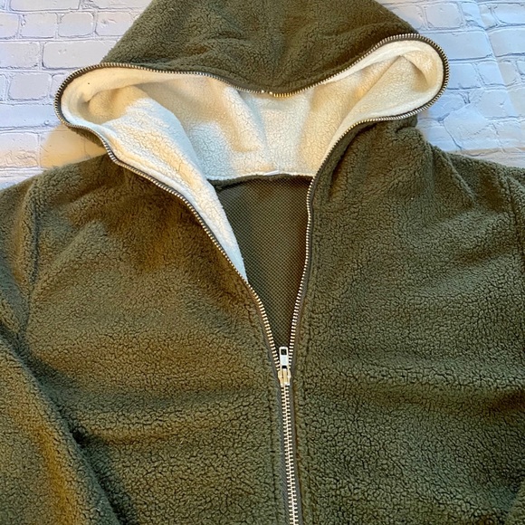 Zip up Sherpa sweatshirt NWOT - Picture 2 of 4